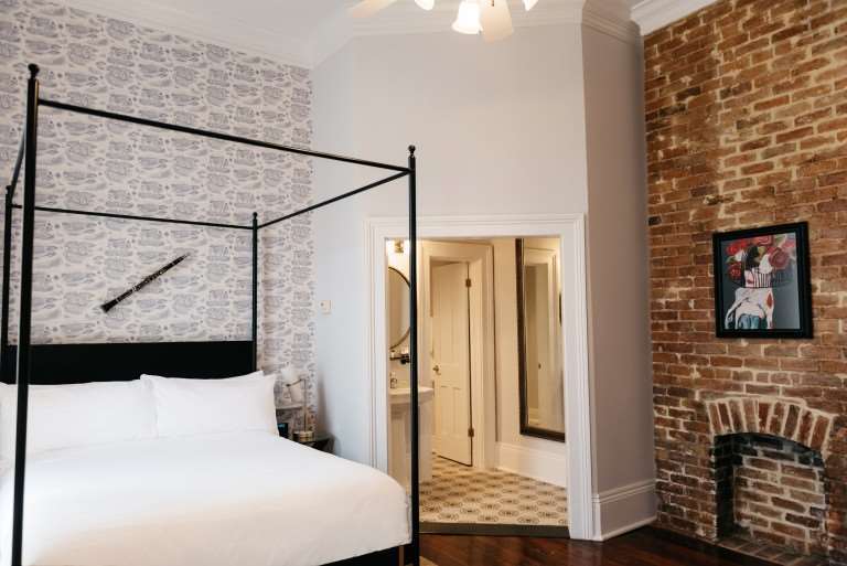 Henry Howard Hotel Ню Орлиънс Стая снимка