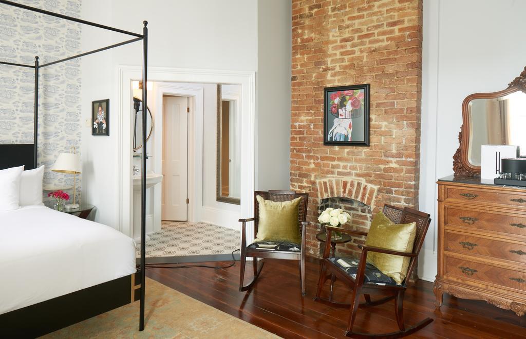 Henry Howard Hotel Ню Орлиънс Екстериор снимка