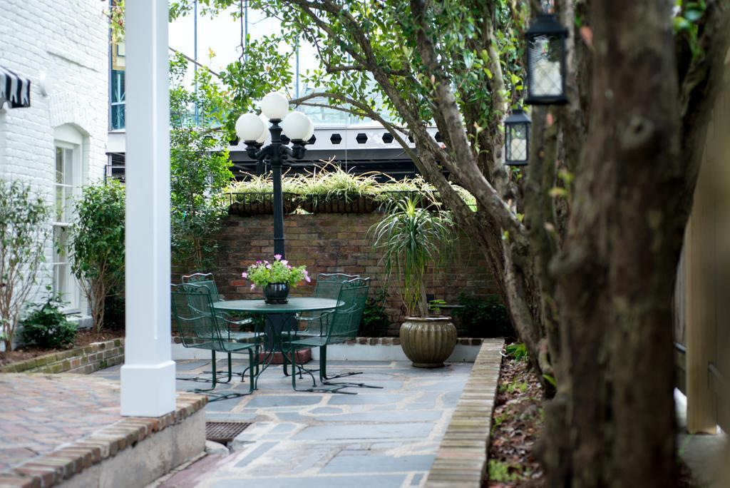 Henry Howard Hotel Ню Орлиънс Екстериор снимка