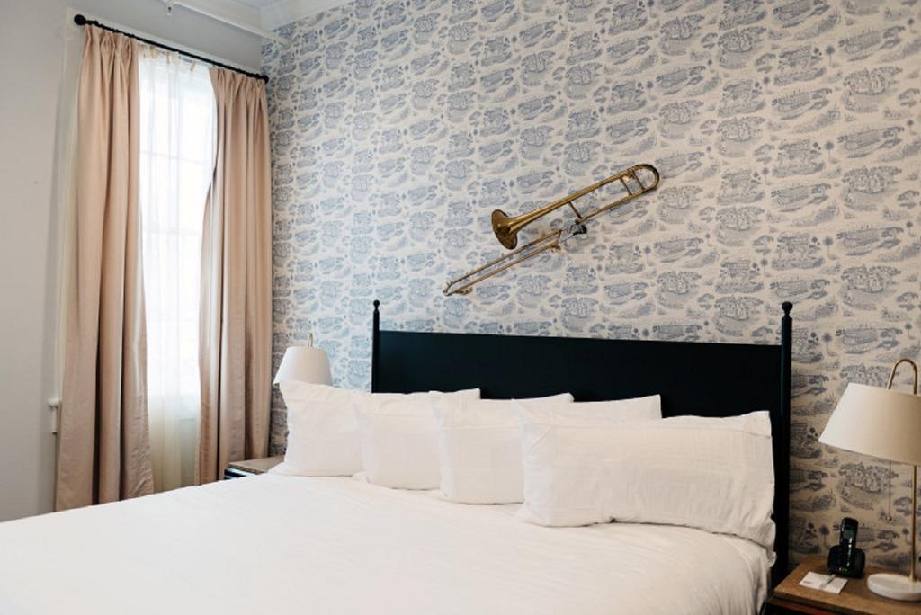 Henry Howard Hotel Ню Орлиънс Екстериор снимка
