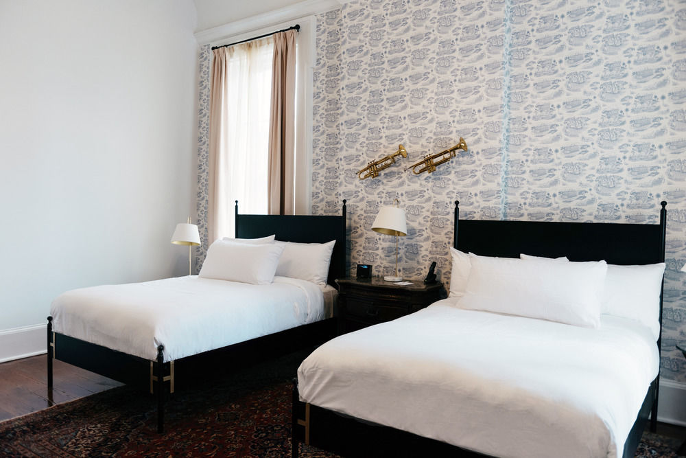 Henry Howard Hotel Ню Орлиънс Екстериор снимка